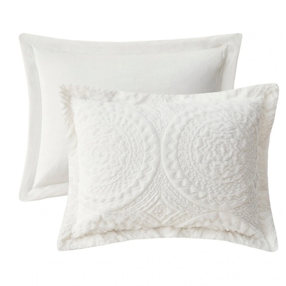 Madison Park Nova Ivory Embroidered Medallion Faux Fur Plush Duvet Cover Set - Picture 14 of 15